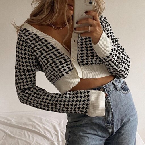 Baddie Chic Houndstooth Print Vintage Crop Top