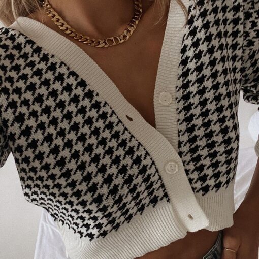 Baddie Chic Houndstooth Print Vintage Crop Top